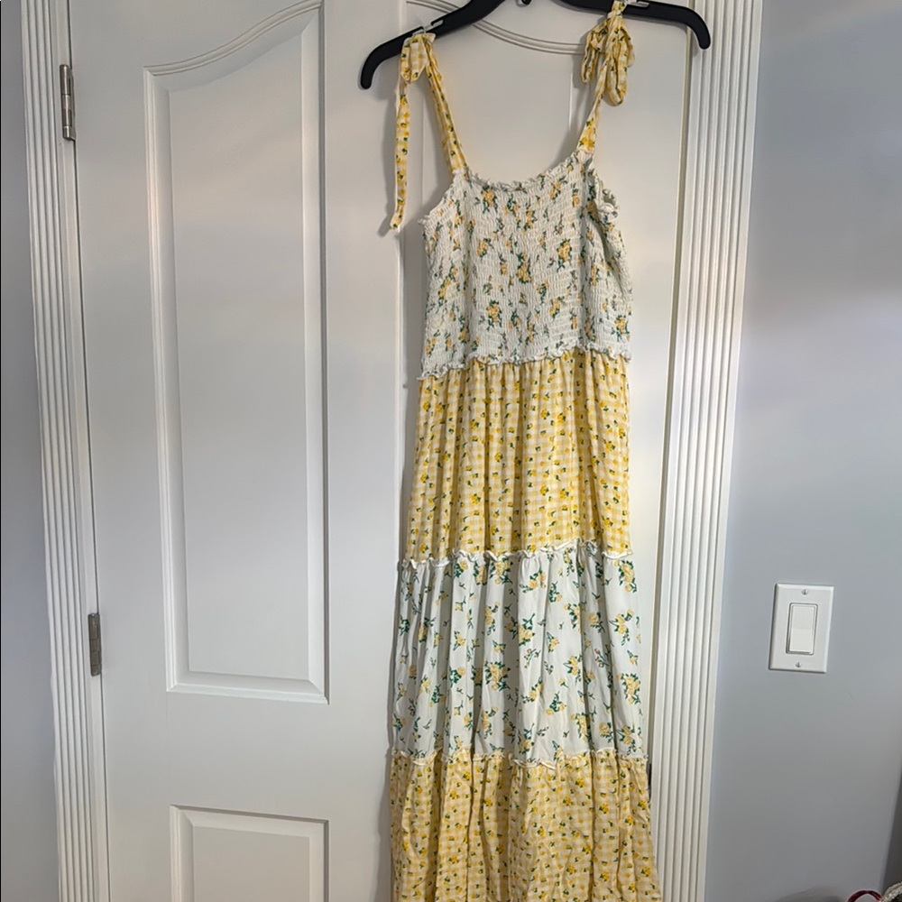 BeBop Yellow and White Floral Maxi Dress Medium